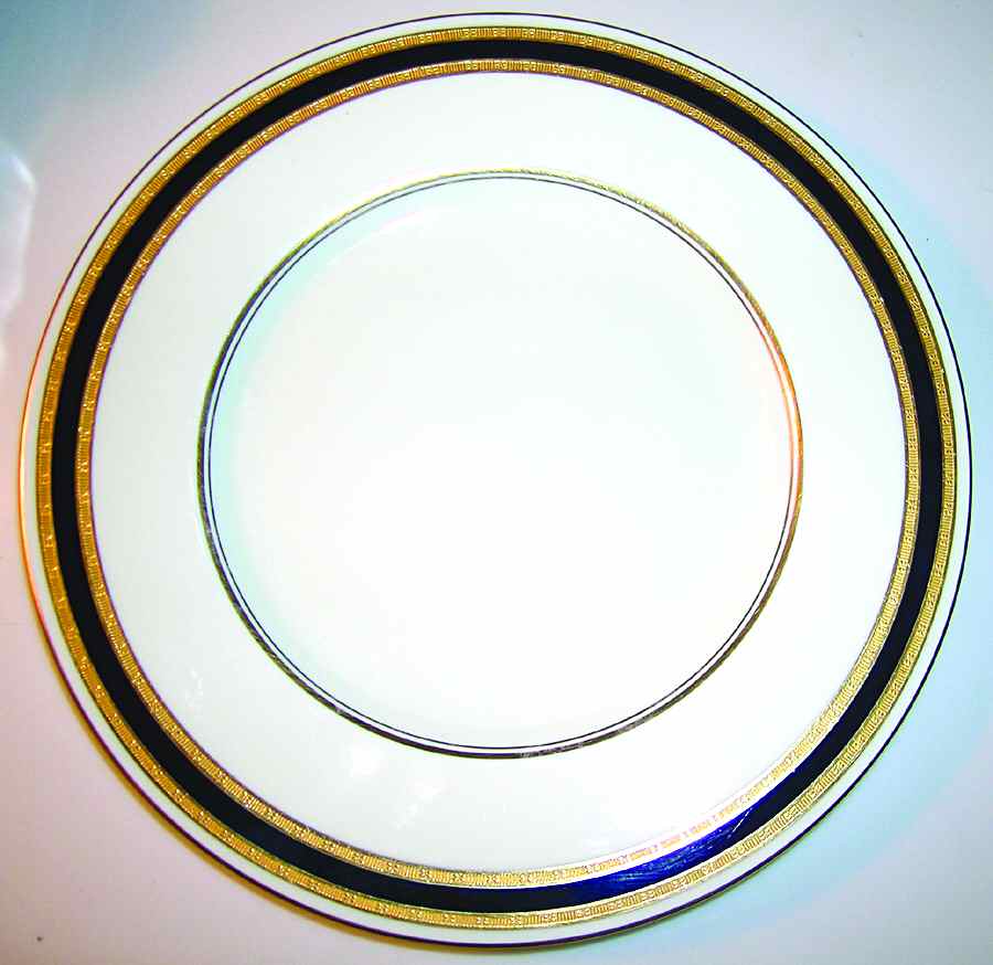 H2911 Dinner Plate by Royal Doulton-1