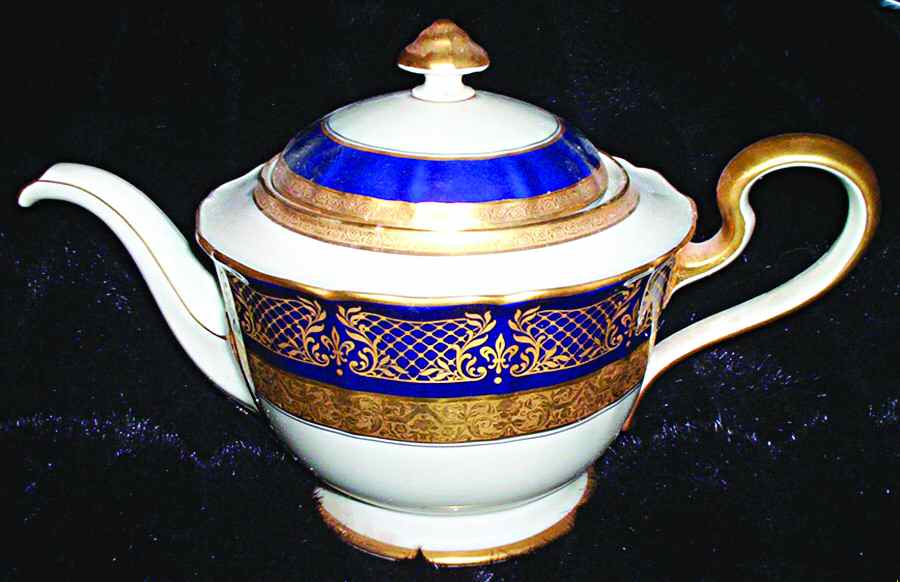 R1696 Teapot & Lid by Rosenthal - Continental-1