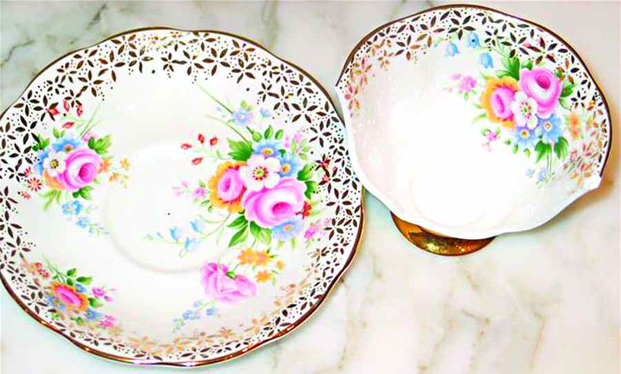 ROA193 Footed Cup & Saucer Set by Royal Albert-1