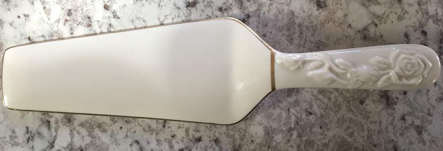 Rli3 (Gold Trim) Solid Ceramic Pie/Cake Server by Royal Limited-1