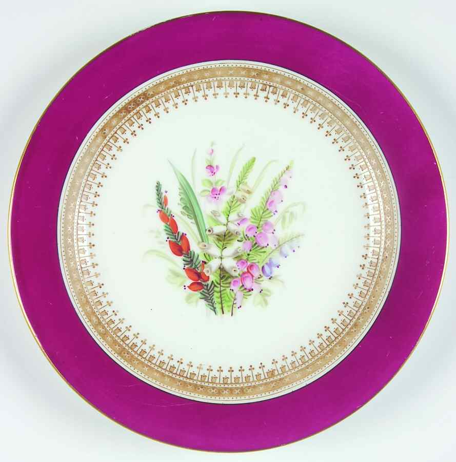 9522 Red Luncheon Plate by Royal Worcester-1