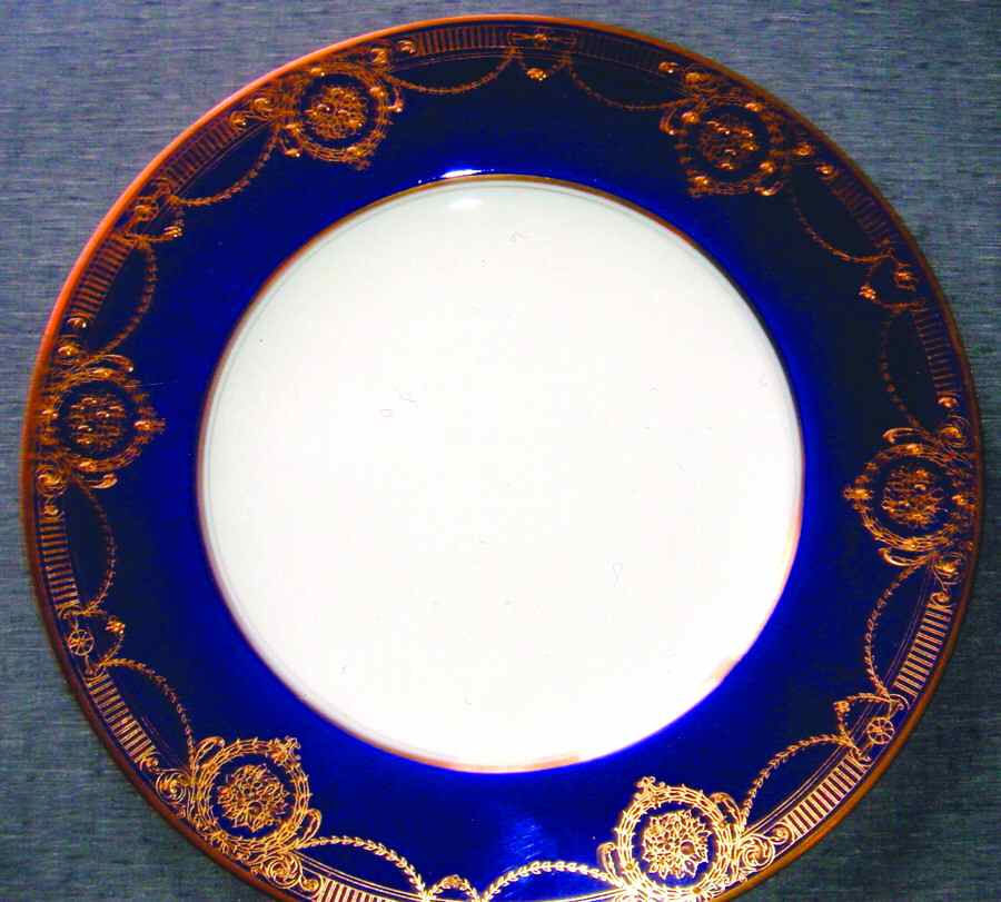 C2706 Dinner Plate by Royal Worcester-1