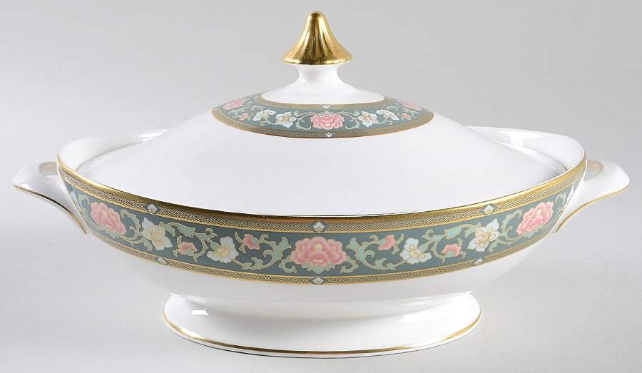 Tudor Court Oval Covered Vegetable by Royal Doulton-1