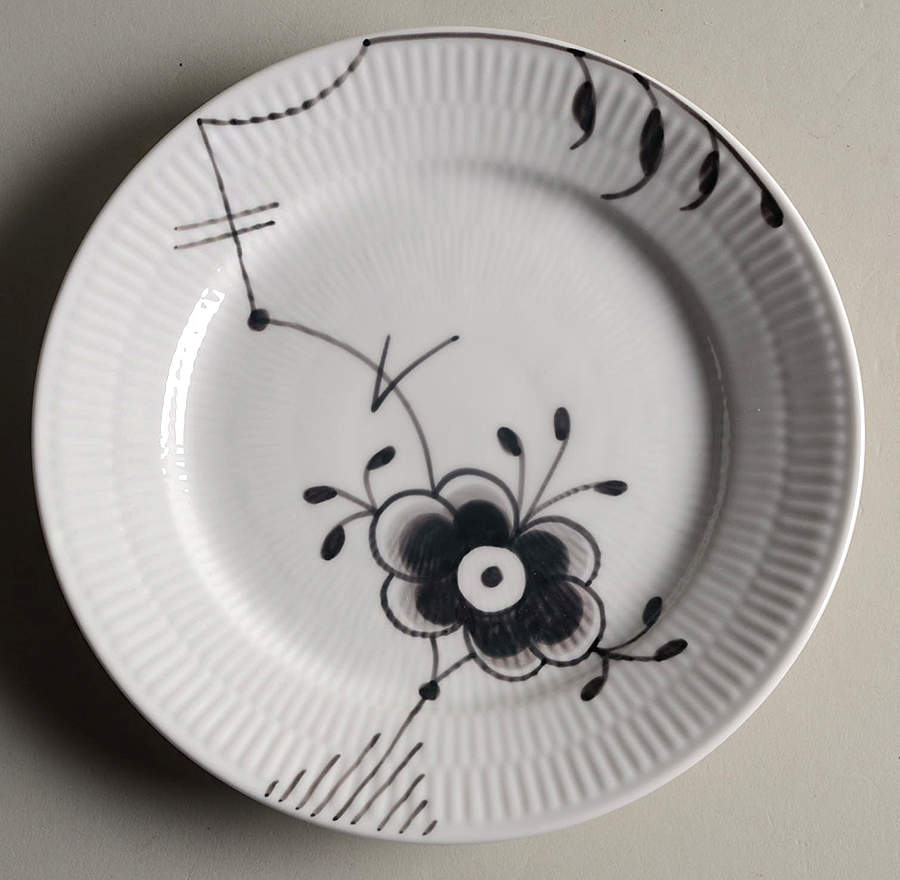 Mega Black Dessert/Pie Plate by Royal Copenhagen-1