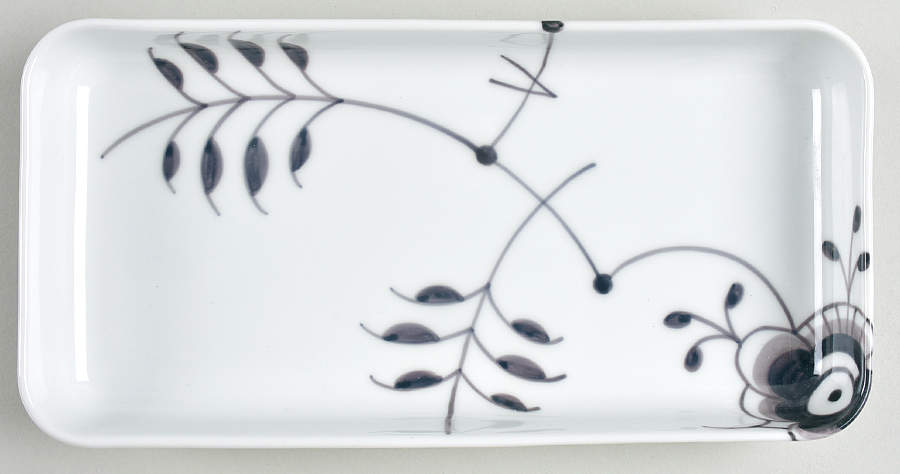 Mega Black 9" Oblong Tray by Royal Copenhagen-1