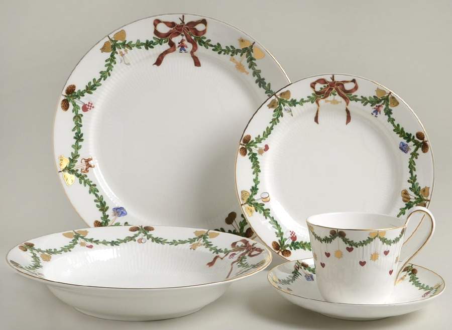 Star Fluted 40 Piece Estate Set by Royal Copenhagen-1