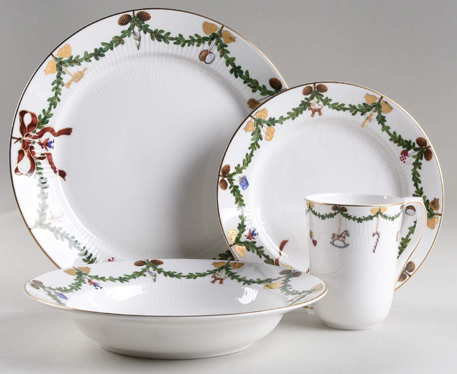 Star Fluted 4 Piece Place Setting by Royal Copenhagen-1