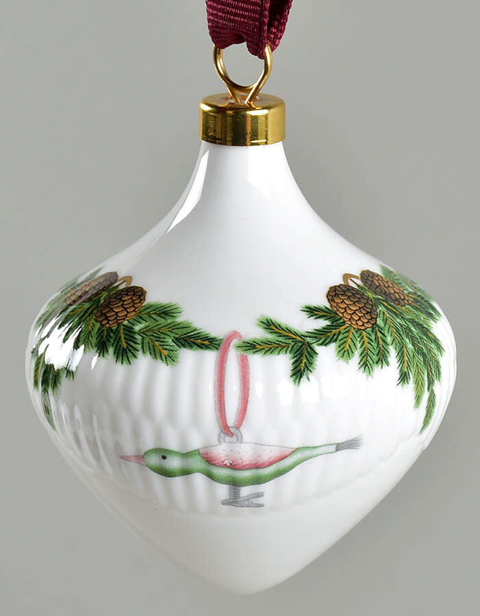 Star Fluted Ornament by Royal Copenhagen-1