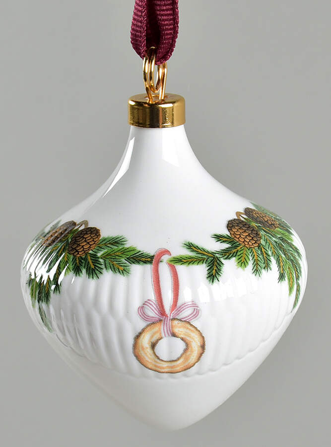 Star Fluted Ornament by Royal Copenhagen-1