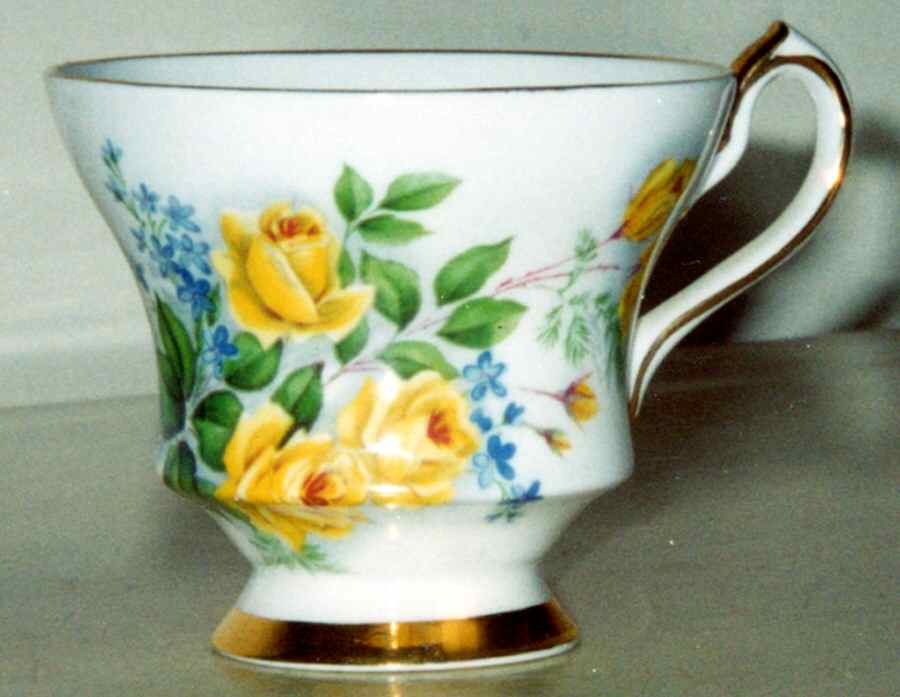 RLV1 Footed Cup by Royal London-1
