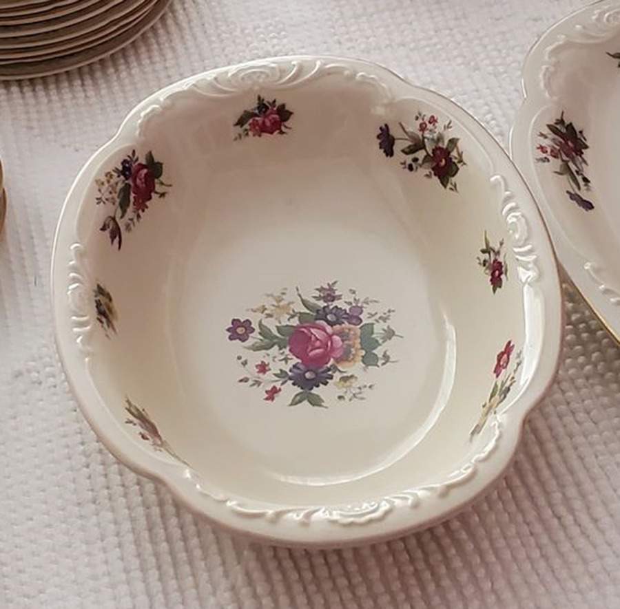 ROB379 9" Oval Vegetable Bowl by Royal Bayreuth-1