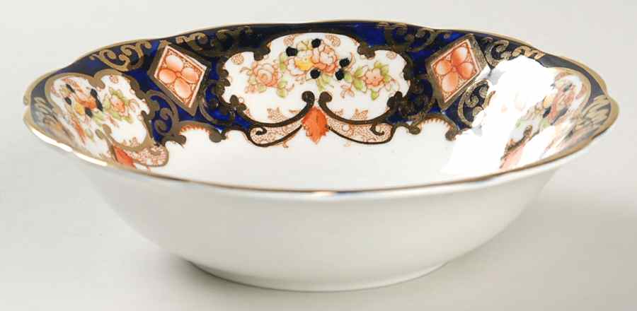 Heirloom (Bone China Stamp) Coupe Cereal Bowl by Royal Albert-1
