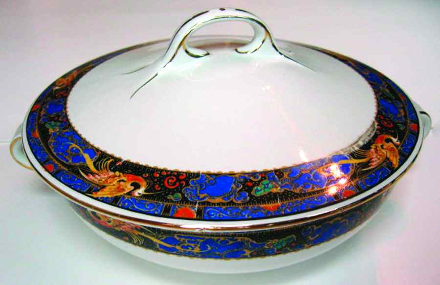 E3023 Round Covered Vegetable by Royal Winton-1