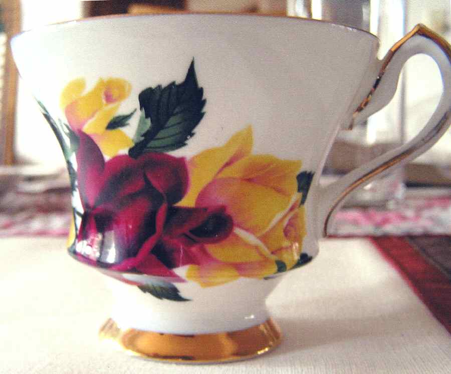 X1463-89 Footed Cup by Royal Windsor-1