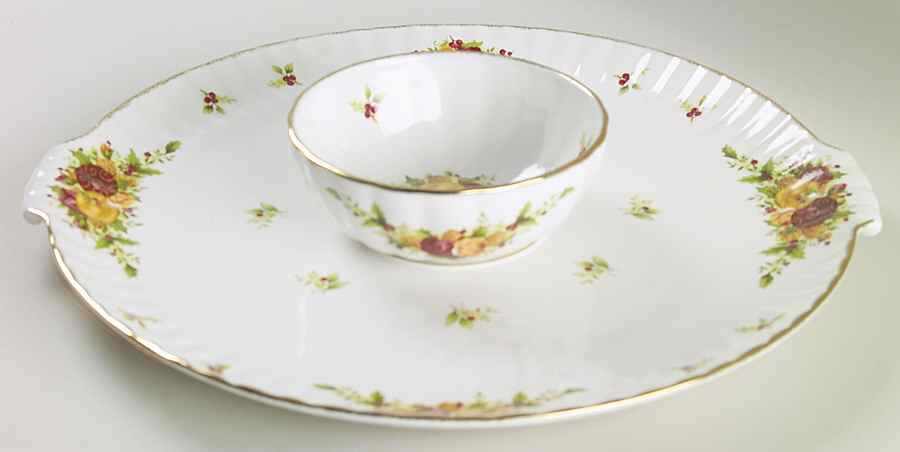 Old Country Roses Holiday (2006) (2 Piece) Chip & Dip Set by Royal Albert-1