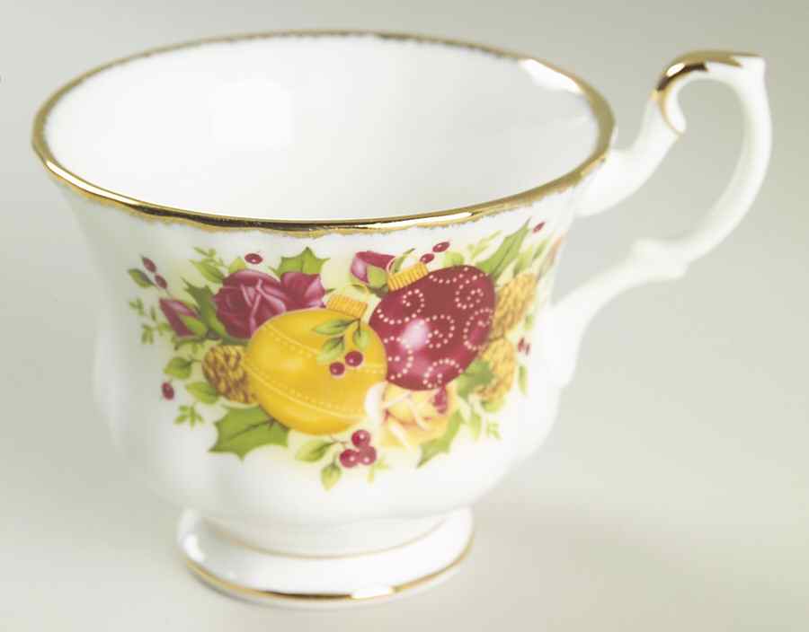 Old Country Roses Holiday (2006) Footed Cup by Royal Albert-1
