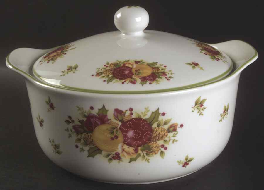 Old Country Roses Holiday (2006) 2.5 Qt Round Covered Casserole by Royal Albert-1