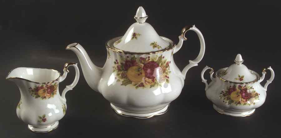 Old Country Roses Holiday (2006) (5 Pc) Tea Set (TP, CR, SU) by Royal Albert-1