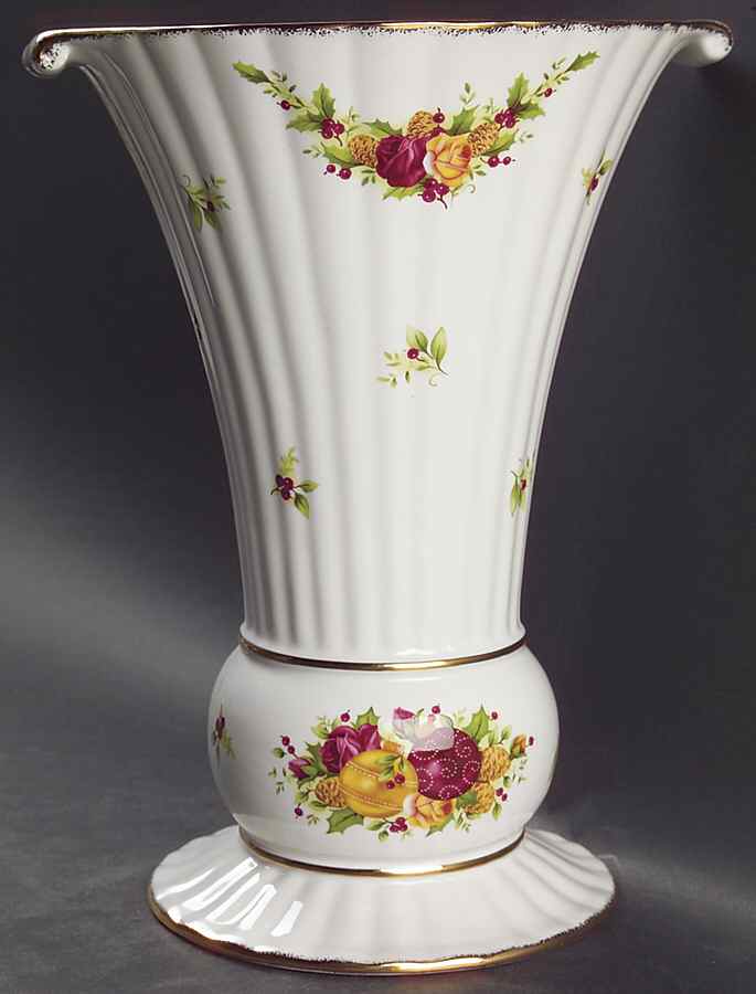 Old Country Roses Holiday (2006) 9" Vase by Royal Albert-1