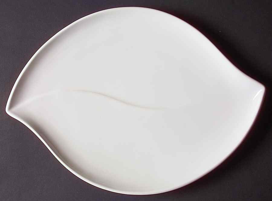Bay Leaves White 14" Oval Serving Platter by Royal Doulton-1
