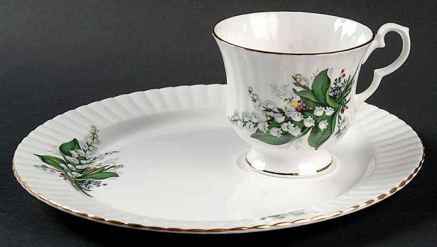 2577-12 Snack Plate & Cup Set by Royal Windsor-1