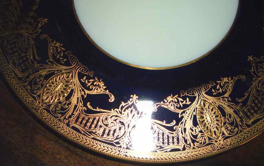 Z1713 Dinner Plate by Royal Worcester-1