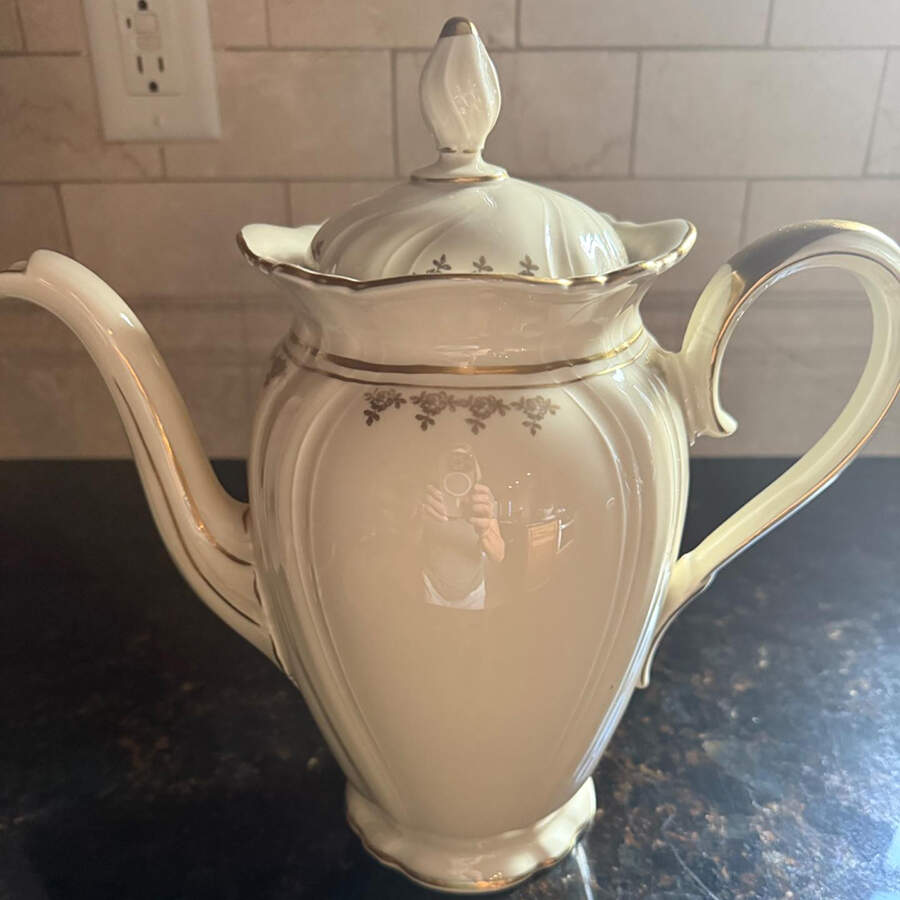 R1784 Coffee Pot & Lid by Rosenthal - Continental-1