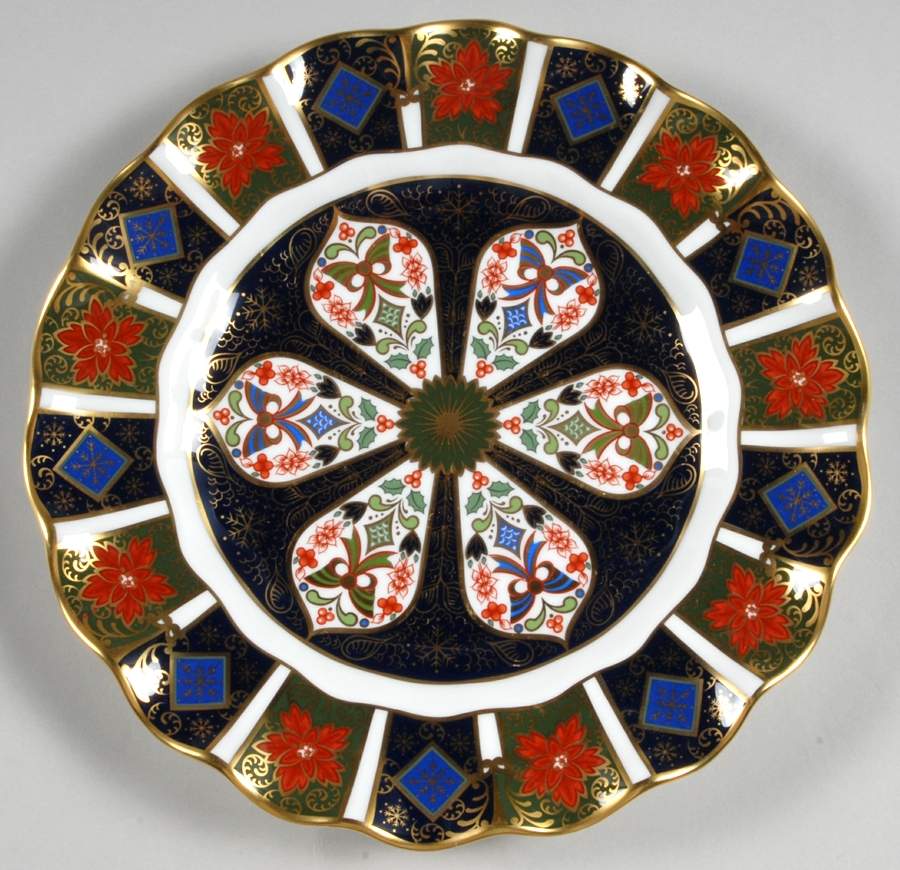 Old Imari Evening Star Fluted Salad/Dessert Plate by Royal Crown Derby-1