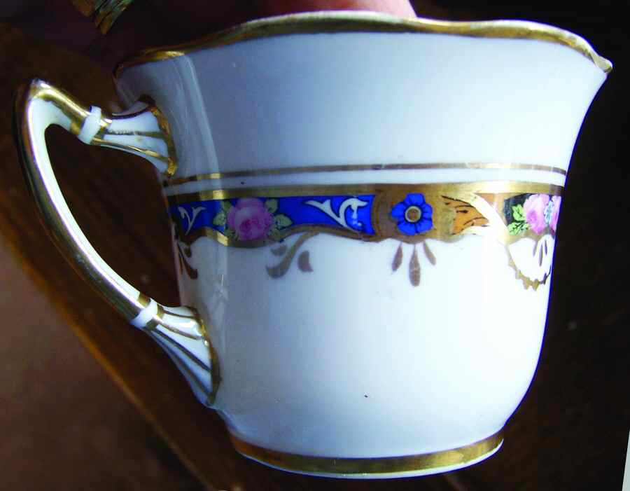 2786 Footed Cup by Roslyn (England)-1