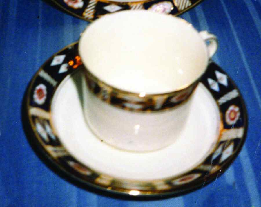 ROA202 Flat Cup & Saucer Set by Royal Albert-1