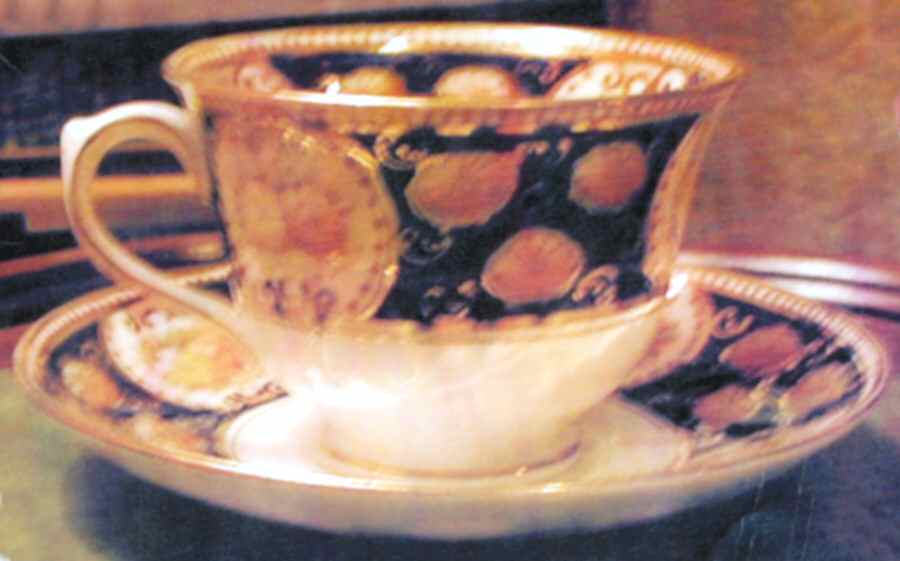 6471 (Smooth) Footed Cup & Saucer Set by Royal Albert-1
