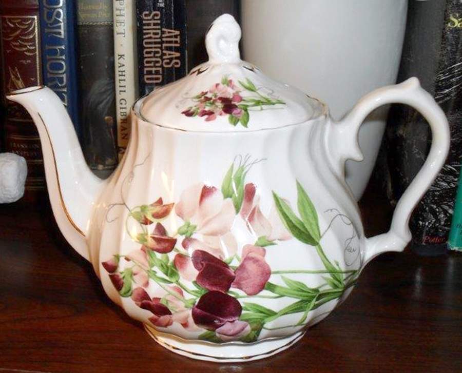 RPN10 Teapot & Lid by Royal Patrician-1