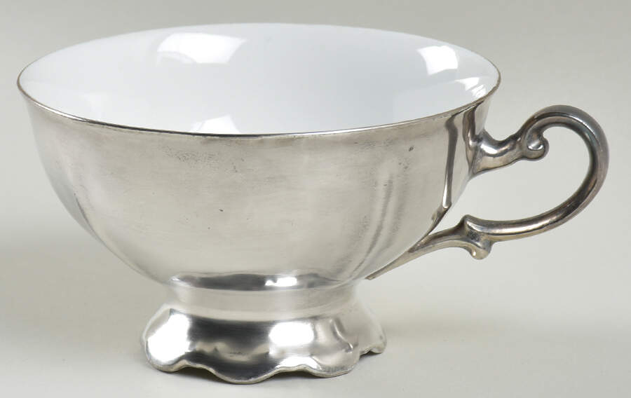 RUW22 Footed Cup by Rudolf Wachter-1