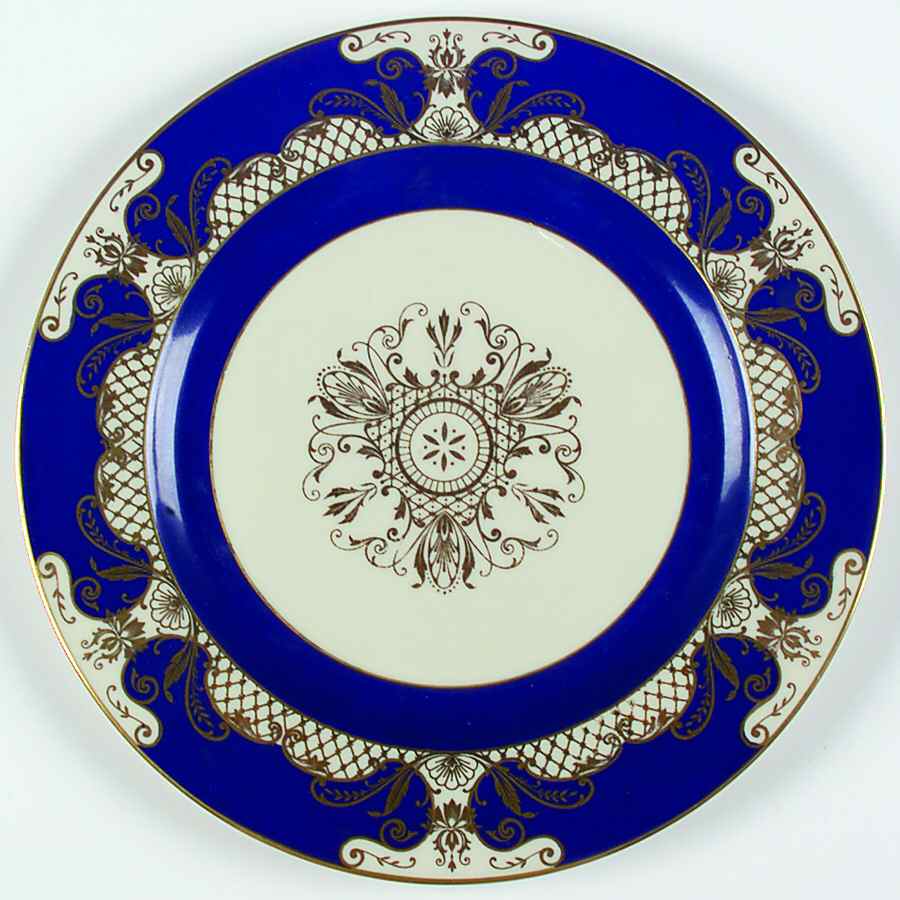 ROB388 Dinner Plate by Royal Bayreuth-1