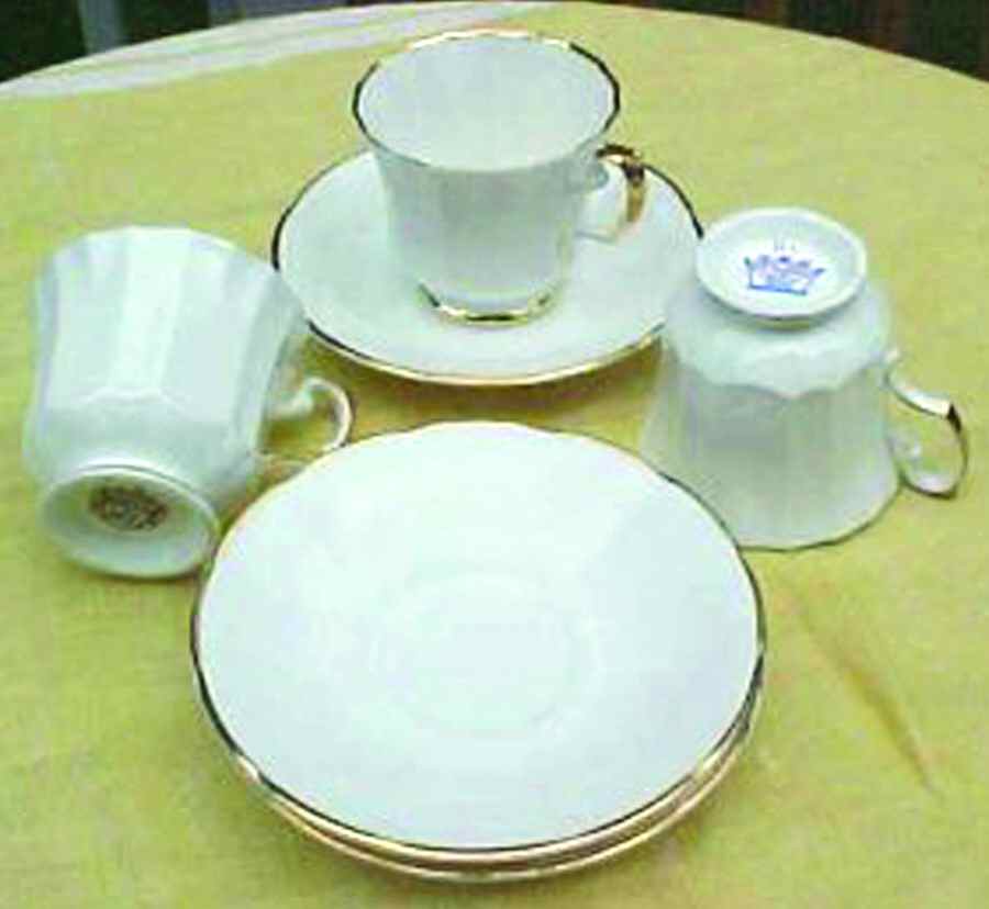 927 Footed Cup & Saucer Set by Royal Crest(England)-1