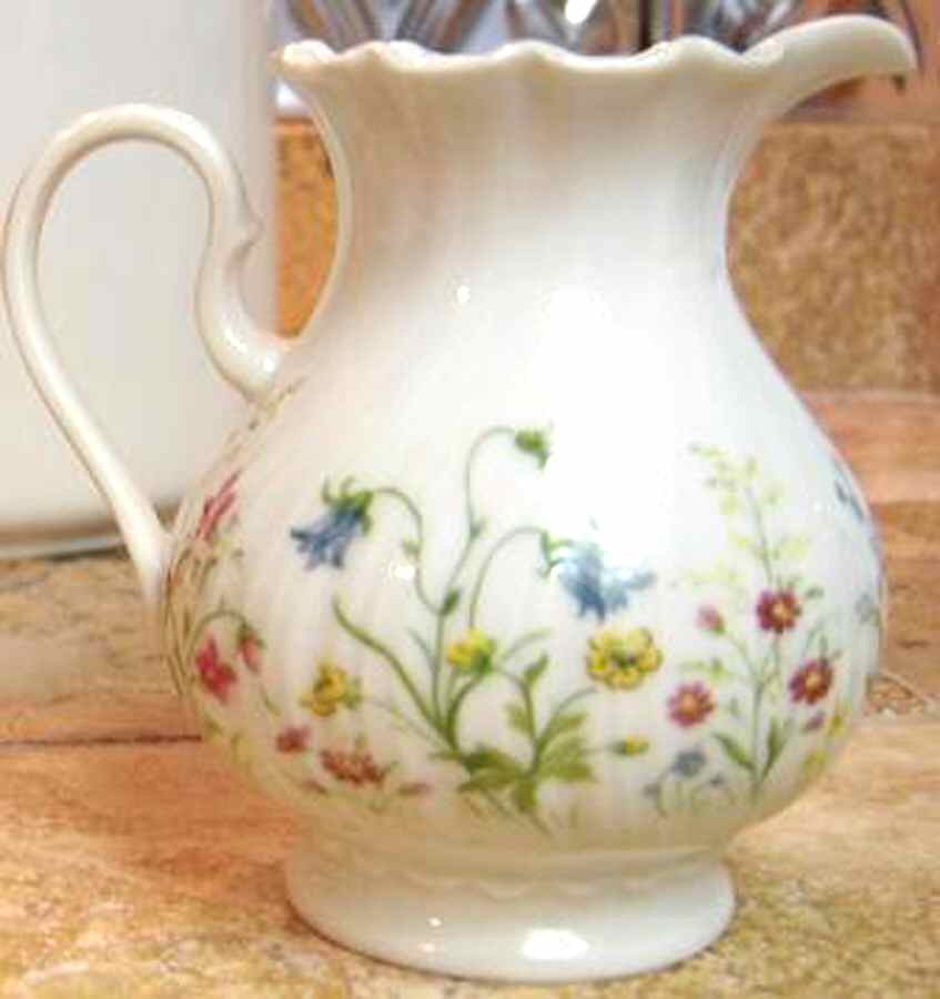 ROT259 Creamer by Royal Tettau-1