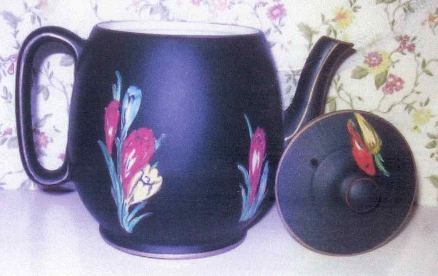 9621 Teapot & Lid by Royal Winton-1