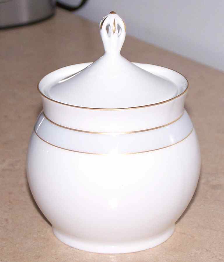 ROT261 Sugar Bowl & Lid by Royal Tettau-1
