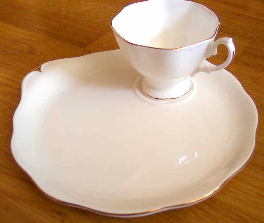 ROA209 Snack Plate & Cup Set by Royal Albert-1