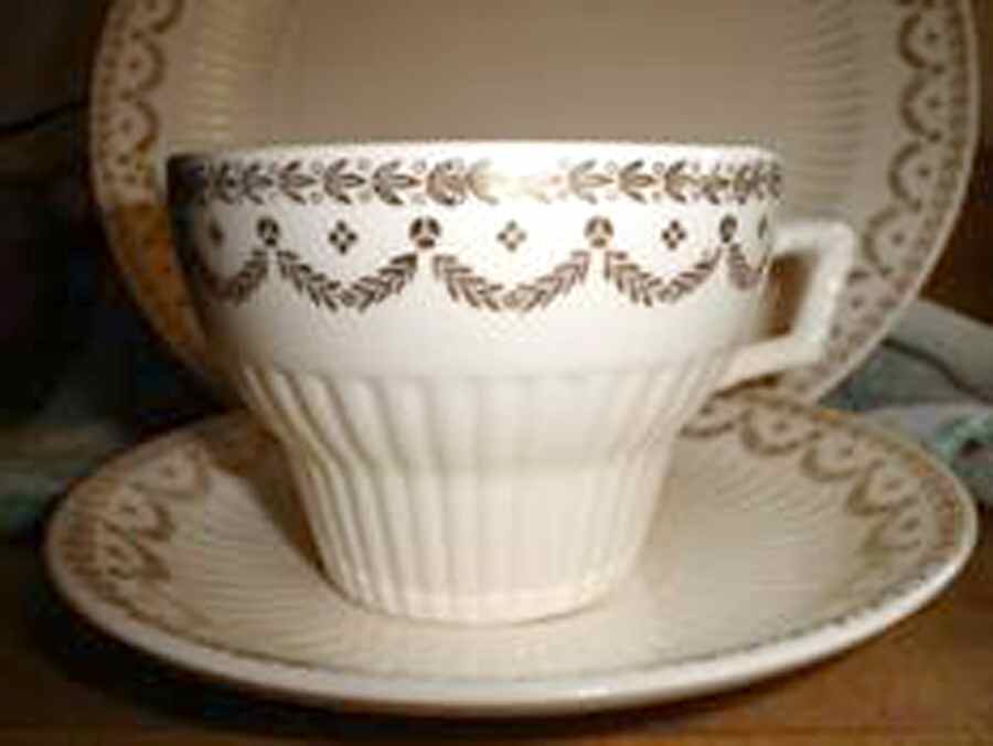 Glorine Flat Cup & Saucer Set by Royal (USA)-1