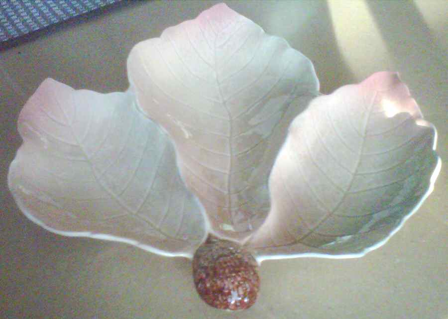 Leaf Ware 3-Part Relish by Royal Winton-1