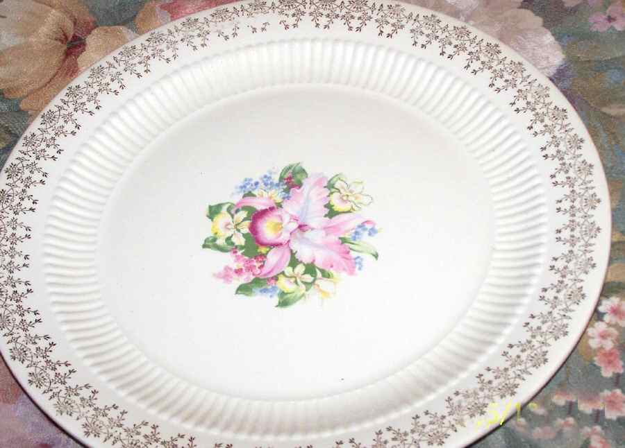 Gretchen Luncheon Plate by Royal (USA)-1
