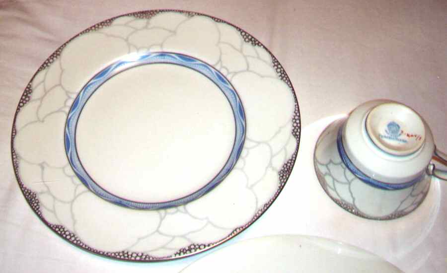 Princess Marina Dinner Plate by Royal Worcester-1