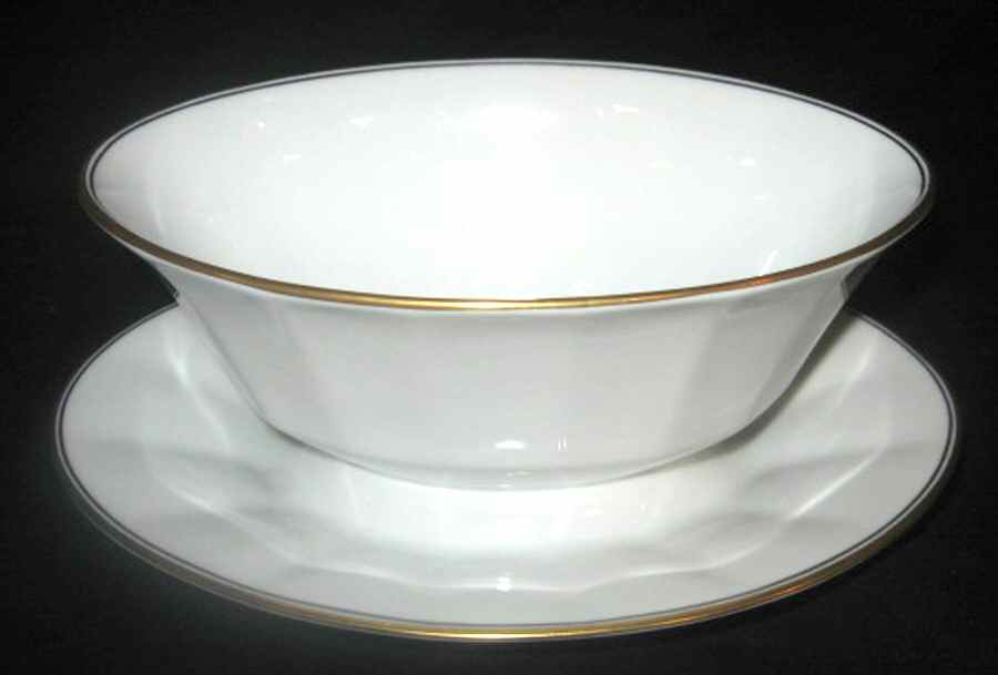 1535 Gravy Boat with Attached Underplate by Royal Copenhagen-1