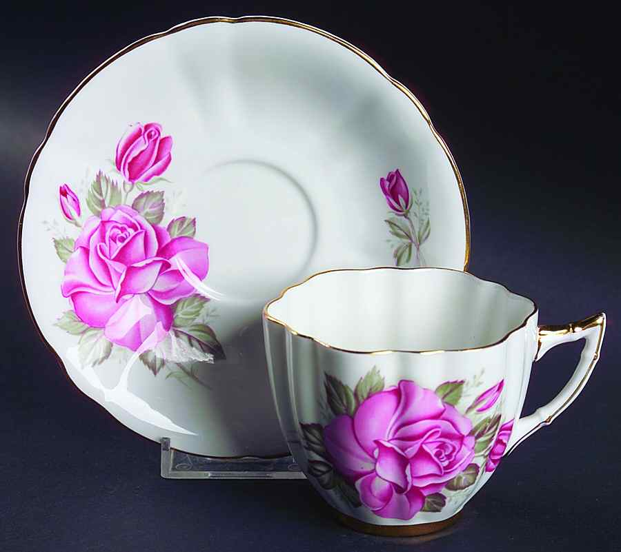 X1611-86 Flat Cup & Saucer Set by Royal London-1