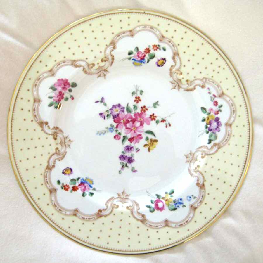 Z1722 Dinner Plate by Royal Worcester-1