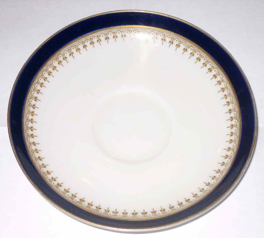 G5488 Saucer by Royal Worcester-1