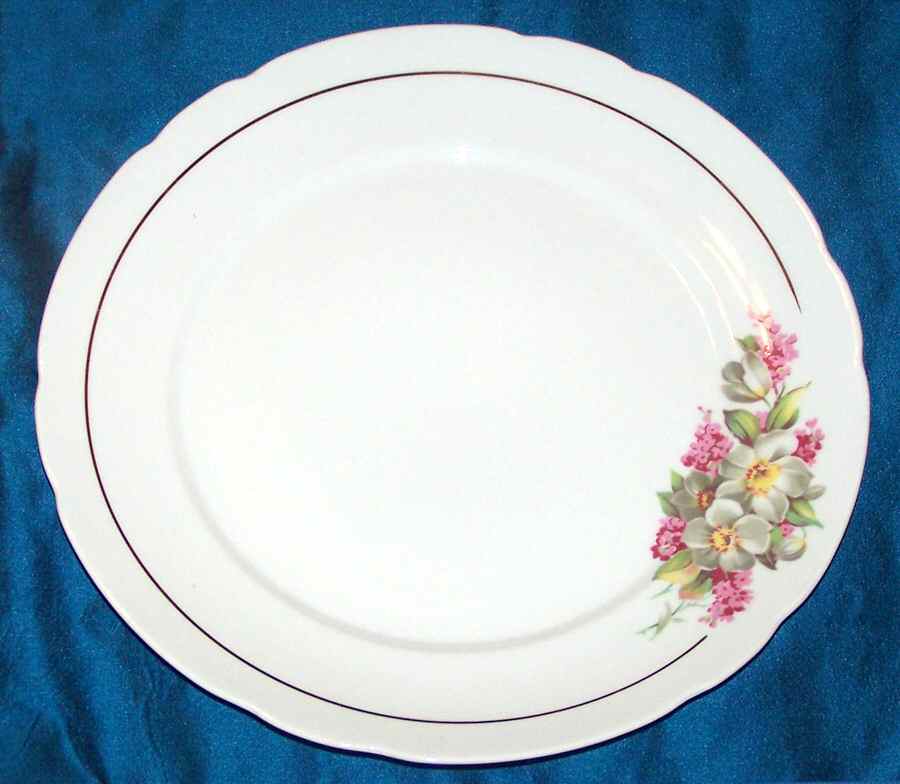 Eunice Dinner Plate by Real (Brazil)-1