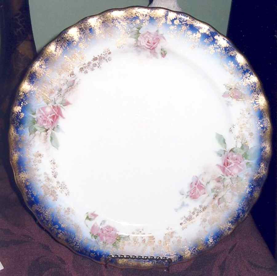 RD276 Dinner Plate by Royal Doulton-1