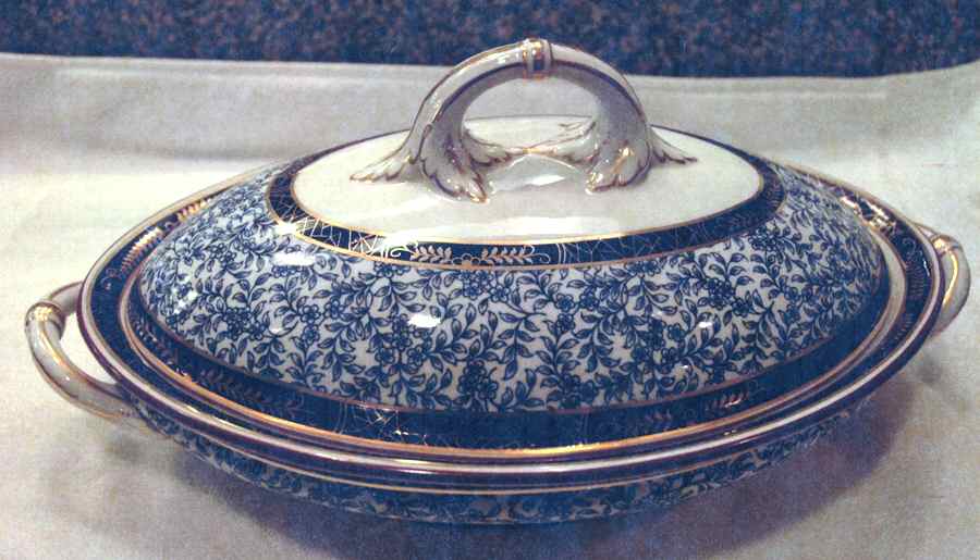 W2951 Oval Covered Vegetable by Royal Worcester-1